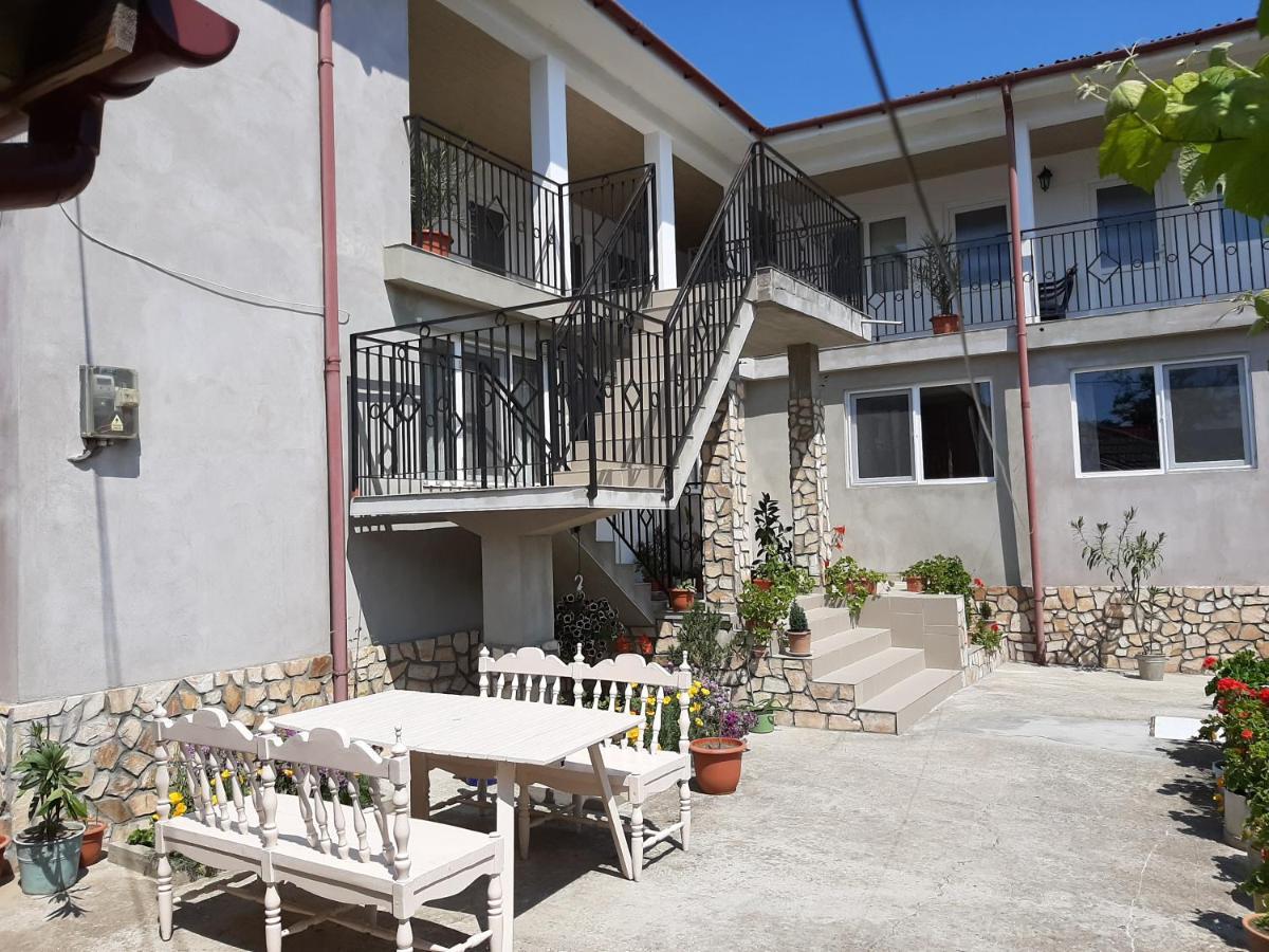 Bcm Family House Hotel 2 Mai Exterior foto